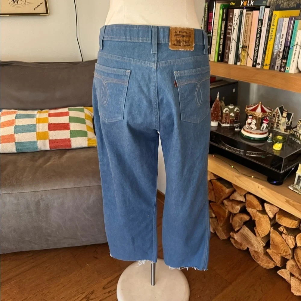 Vintage 90’s Levi’s cut cropped action Denim Jeans